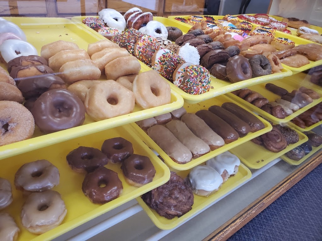 Sugar Shak Daylight Donuts | 2121 N Tyler Rd Ste 113, Wichita, KS 67212, USA | Phone: (316) 721-6272