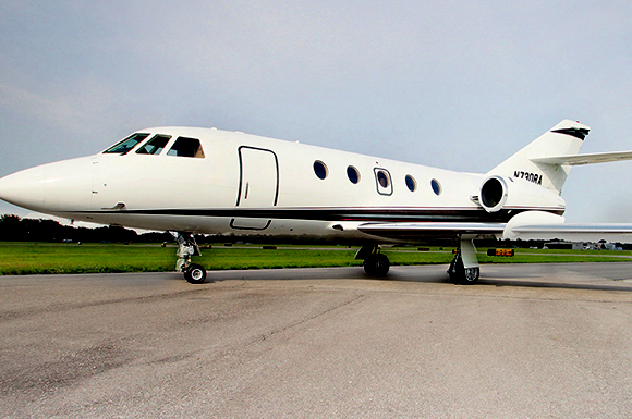 Royal Air Charter | 6260 North Service Drive, Waterford Twp, MI 48327, USA | Phone: (855) 753-8184