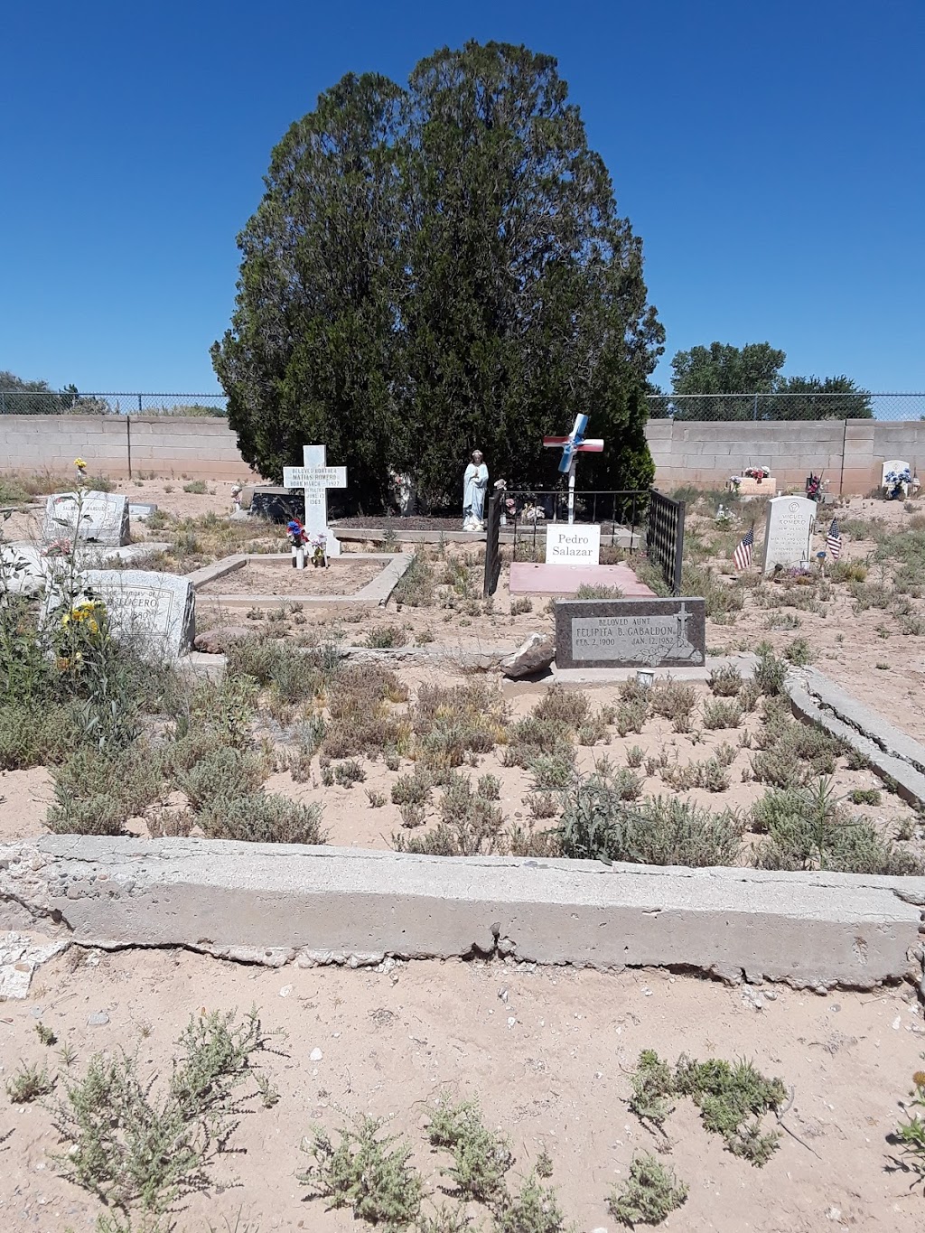 Main Street Memorial Park | 643 Main St SW, Los Lunas, NM 87031, USA | Phone: (505) 352-3584