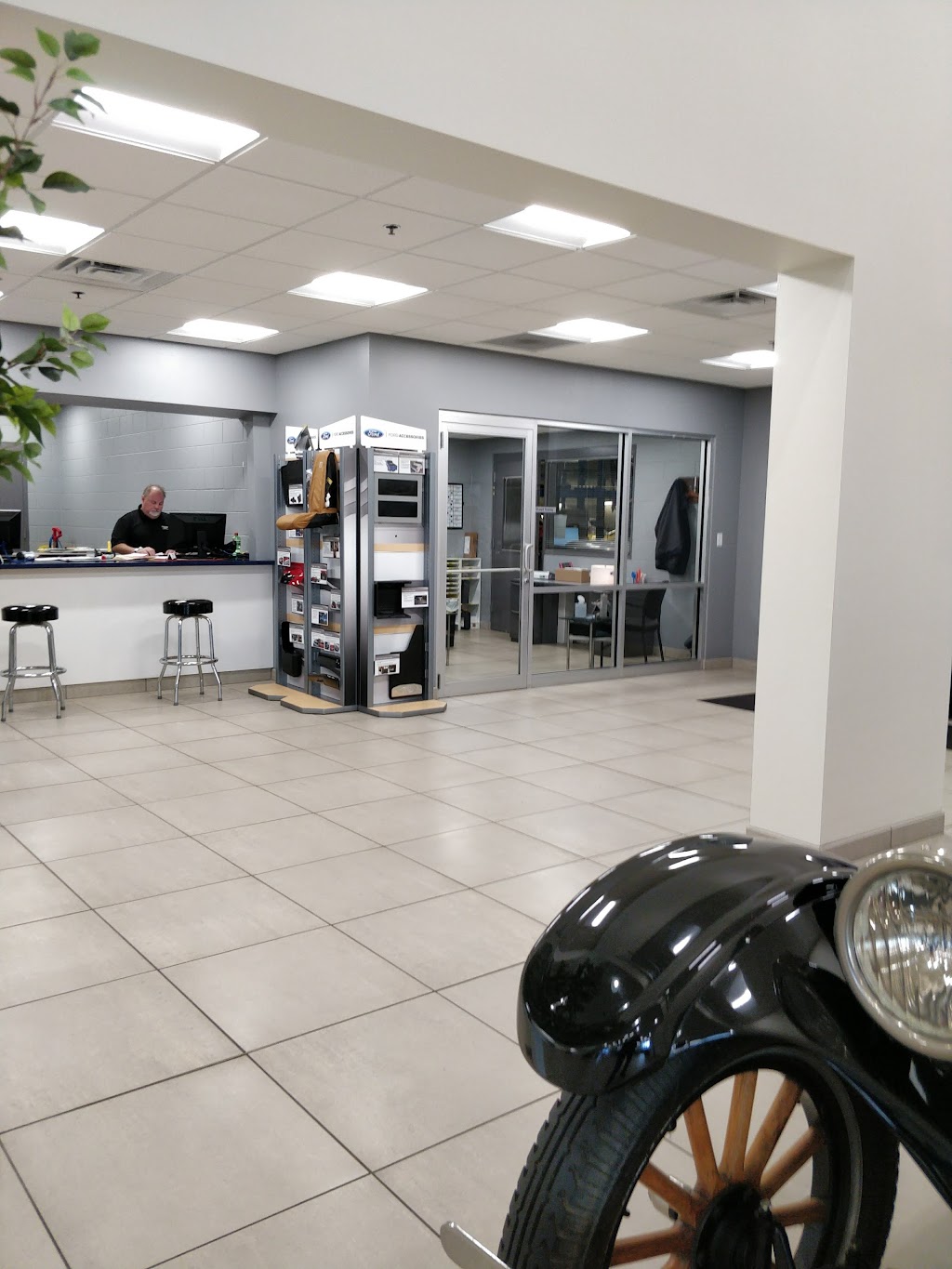 Reineke Ford Lincoln, Inc. | 12000 County Rd 99, Findlay, OH 45840, USA | Phone: (419) 422-1661