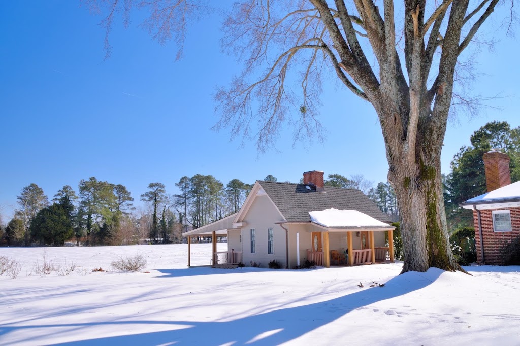 MeadowBrook Farm Bed and Breakfast | 700 Kings Hwy, Suffolk, VA 23432, USA | Phone: (757) 371-5896