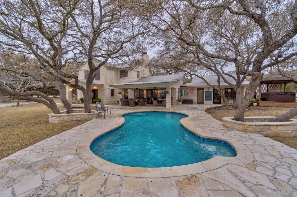 Wimberley Valley Lodge | 630 Sachtleben Rd, Wimberley, TX 78676, USA | Phone: (512) 537-3060