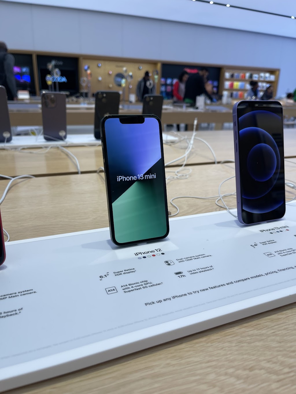 Apple Bridgewater | 400 Commons Way, Bridgewater, NJ 08807, USA | Phone: (908) 547-3800