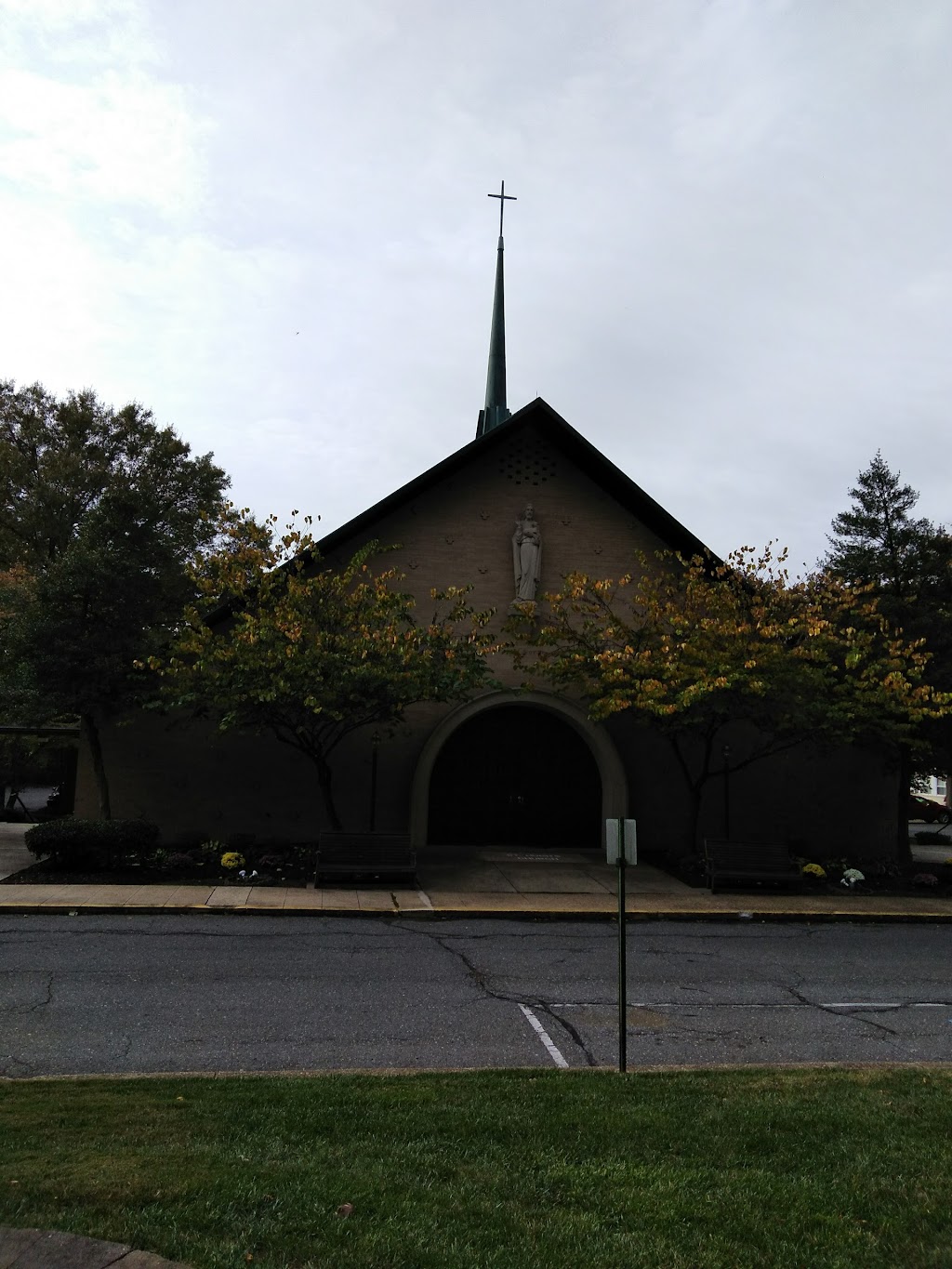 St. Hugh of Grenoble Church | 135 Crescent Rd, Greenbelt, MD 20770, USA | Phone: (301) 474-4322