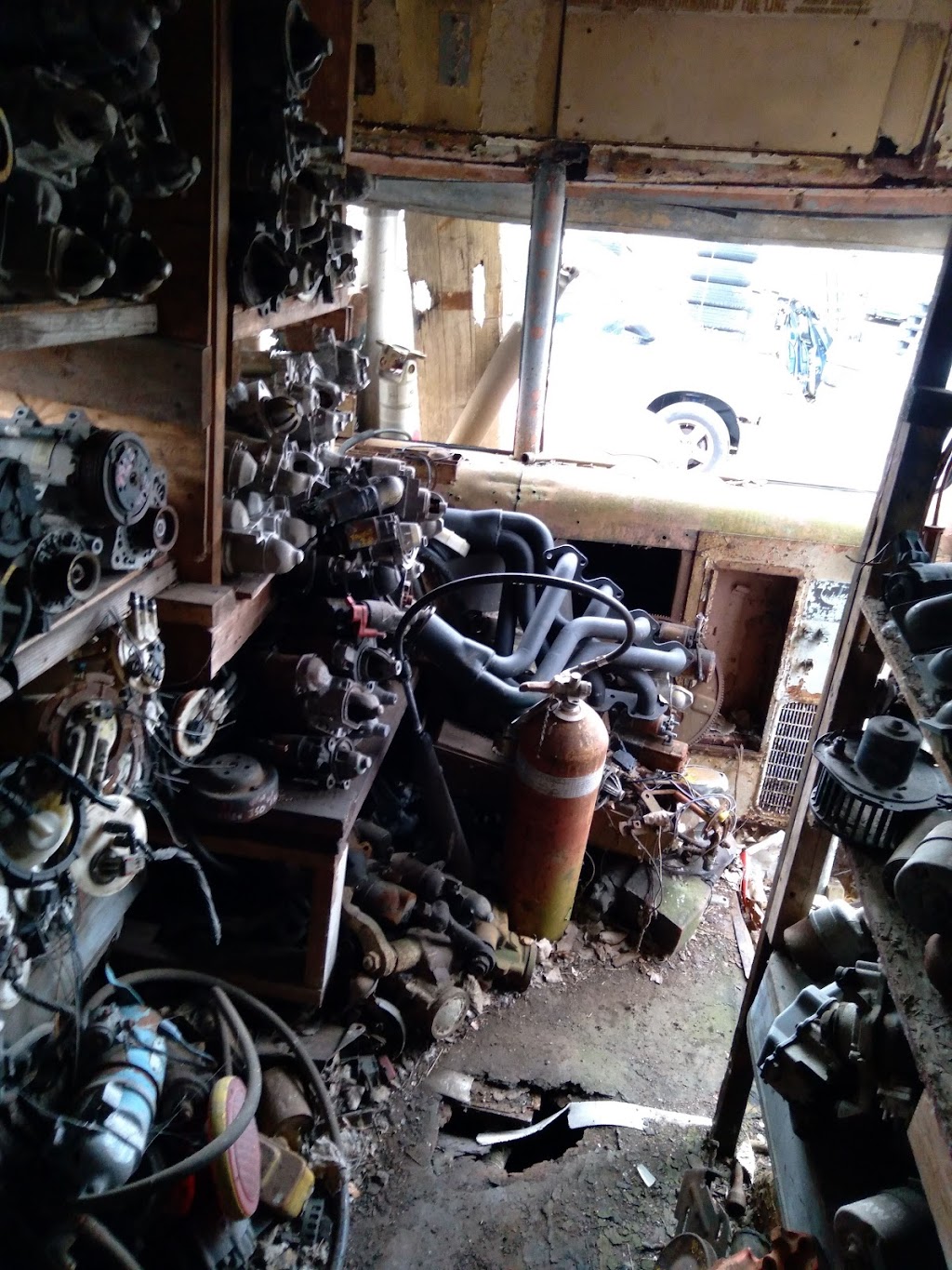 Gothard Auto Wrecking | 7264 Akron Rd, Lockport, NY 14094, USA | Phone: (716) 439-9037