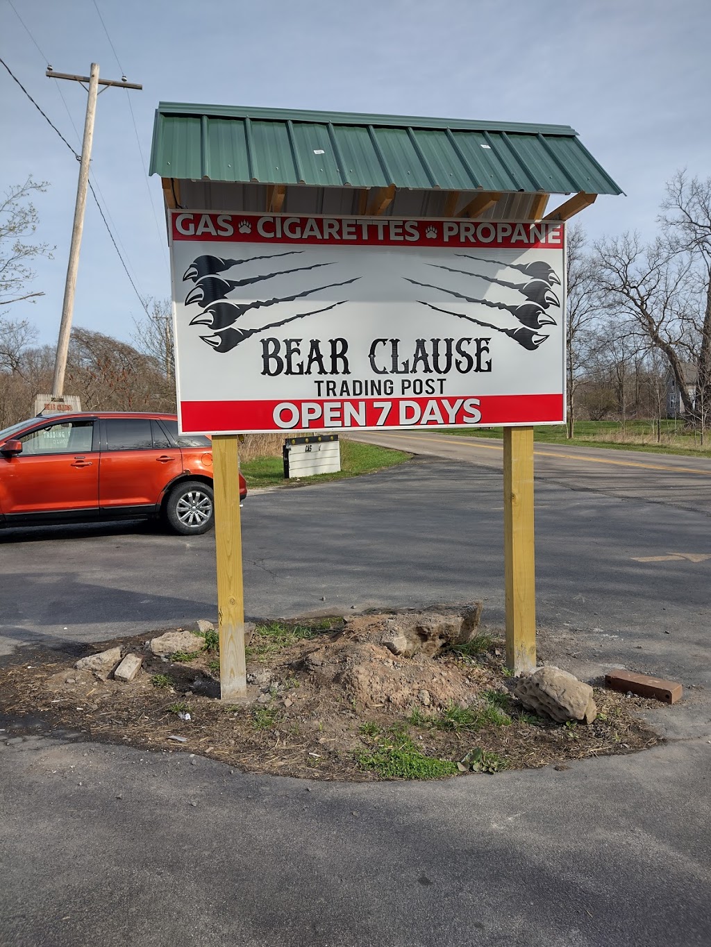 Bear Clause Trading Post | 5380 Chew Rd, Sanborn, NY 14132, USA | Phone: (716) 297-2207