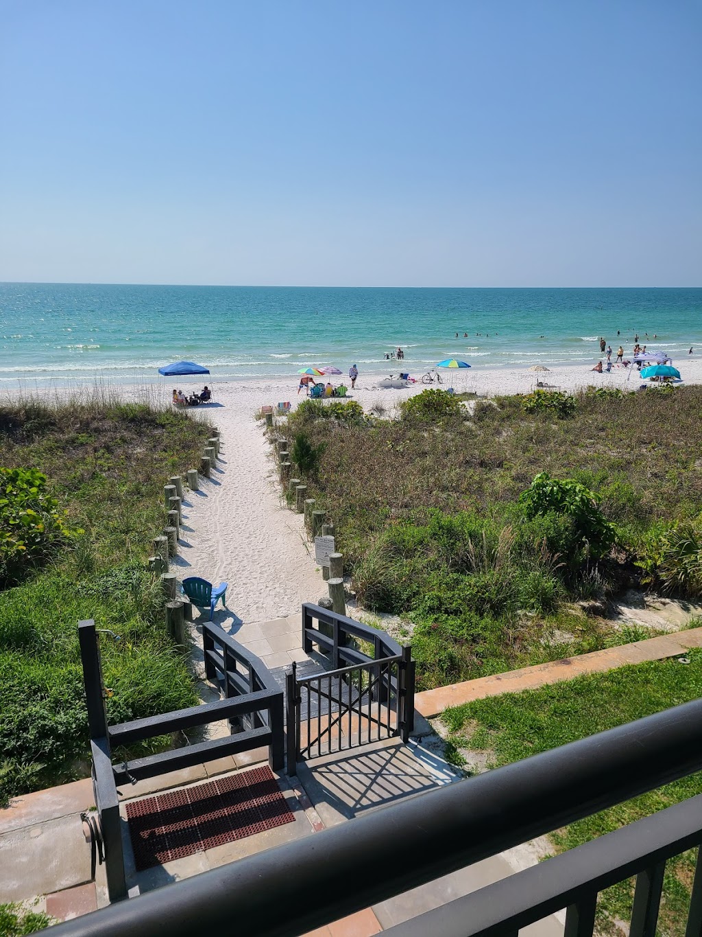 Camaron Cove Resort | 2402 Gulf Blvd, Indian Rocks Beach, FL 33785, USA | Phone: (727) 596-8610