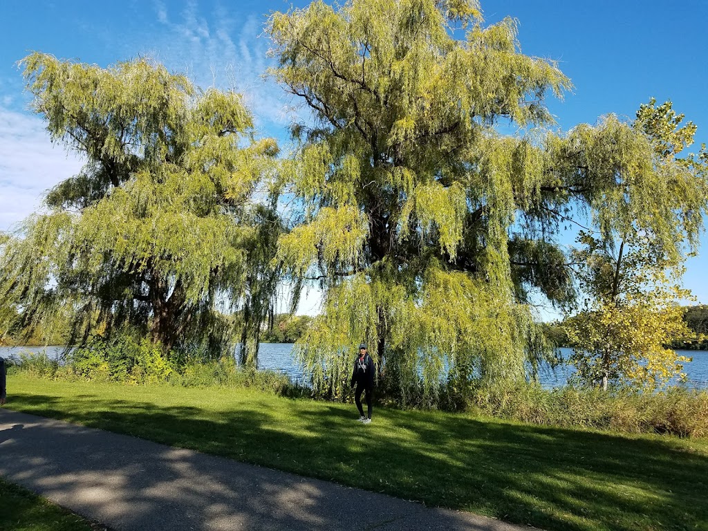 Lake of the Isles Park | 2500 Lake of the Isles Pkwy E, Minneapolis, MN 55405, USA | Phone: (612) 230-6400