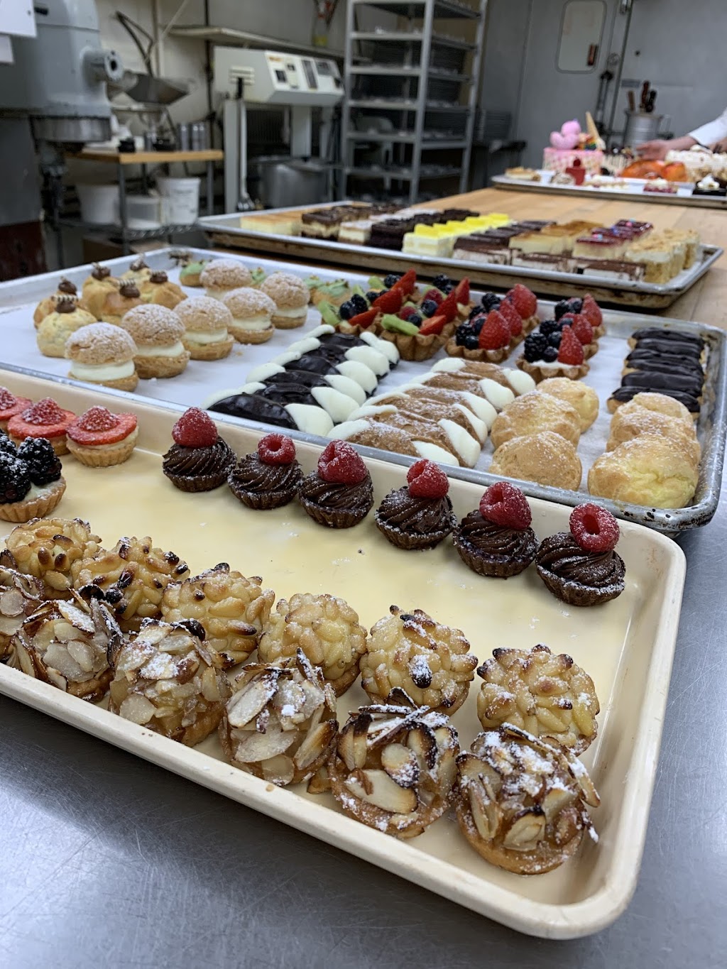 Stellina Bakery & Cafe | 14 Cold Spring Rd, Syosset, NY 11791, USA | Phone: (516) 496-2489