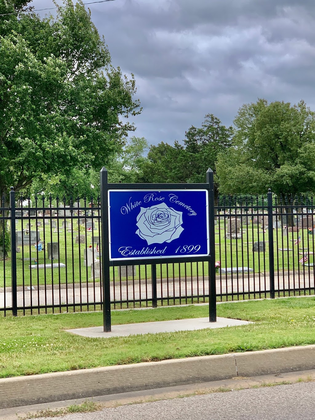 White Rose Cemetery | 804 W 11th St, Bartlesville, OK 74003, USA | Phone: (918) 338-4070