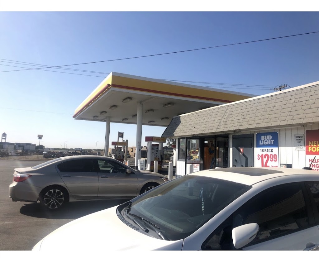 Star Mart | 2747 Manning Ave, Fowler, CA 93625, USA | Phone: (559) 834-3634