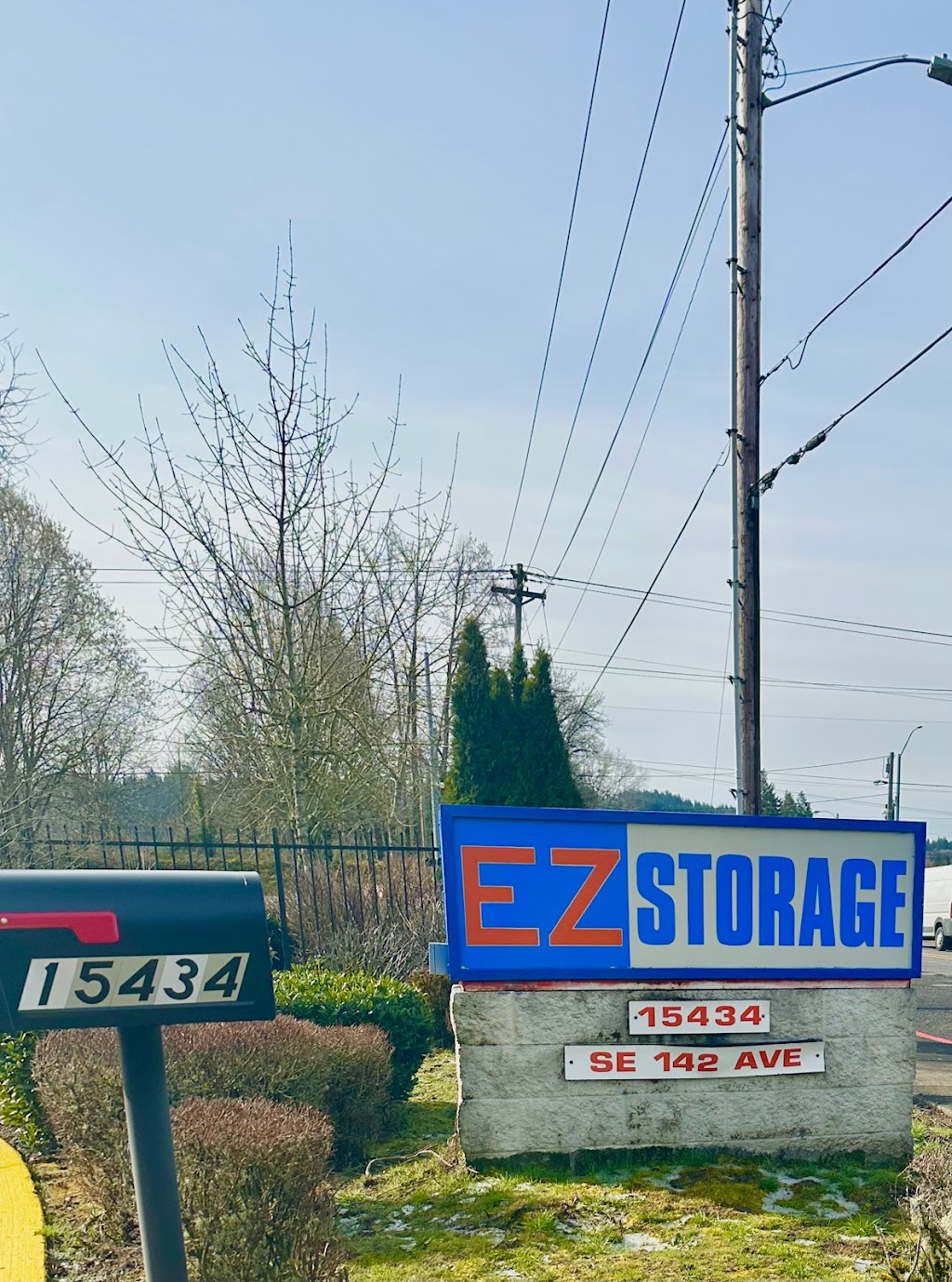 EZ Storage | 15434 SE 142nd Ave, Clackamas, OR 97015, USA | Phone: (503) 658-5555