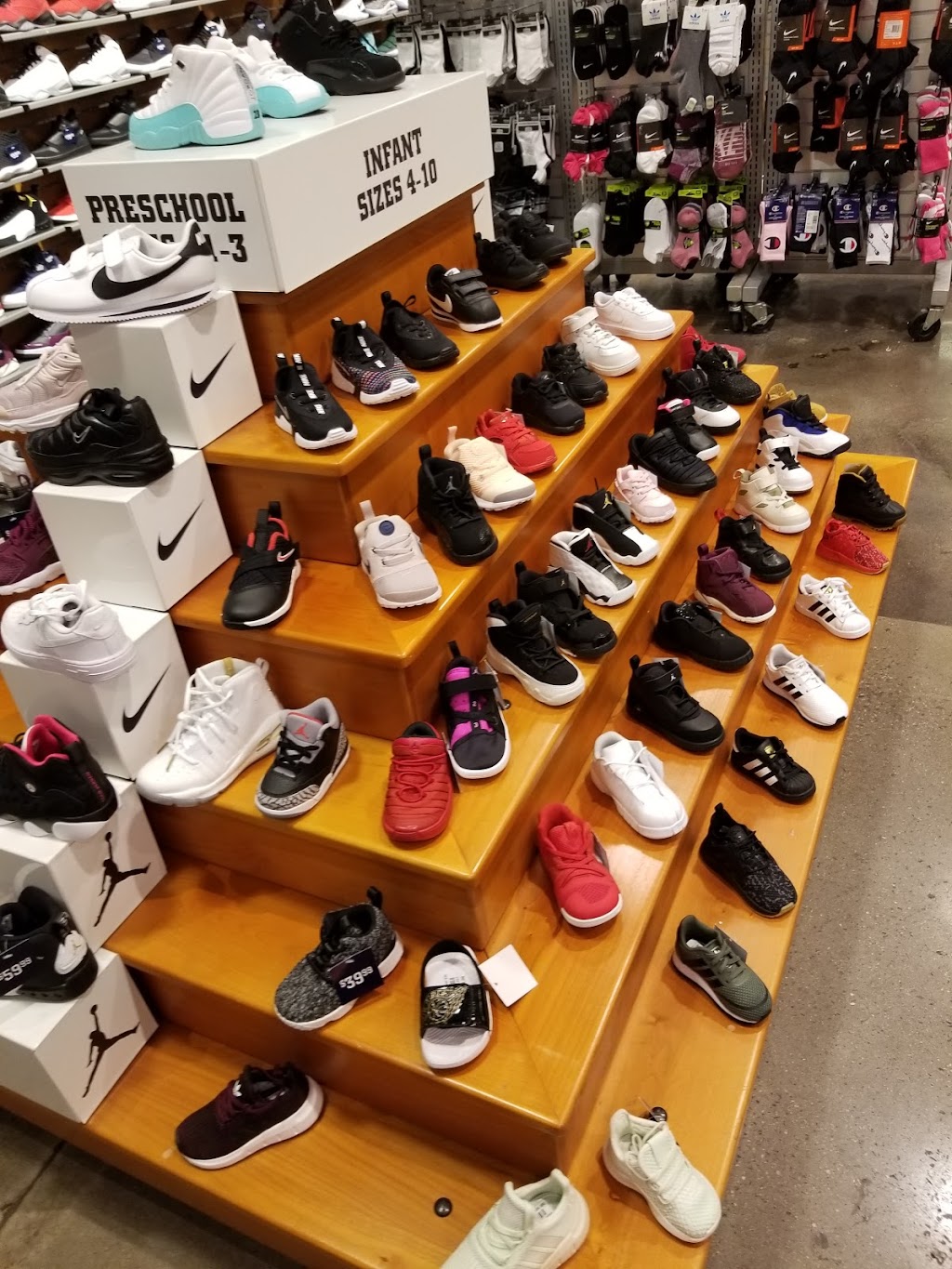 Champs Sports | 400 Commons Way, Bridgewater, NJ 08807, USA | Phone: (908) 704-3462