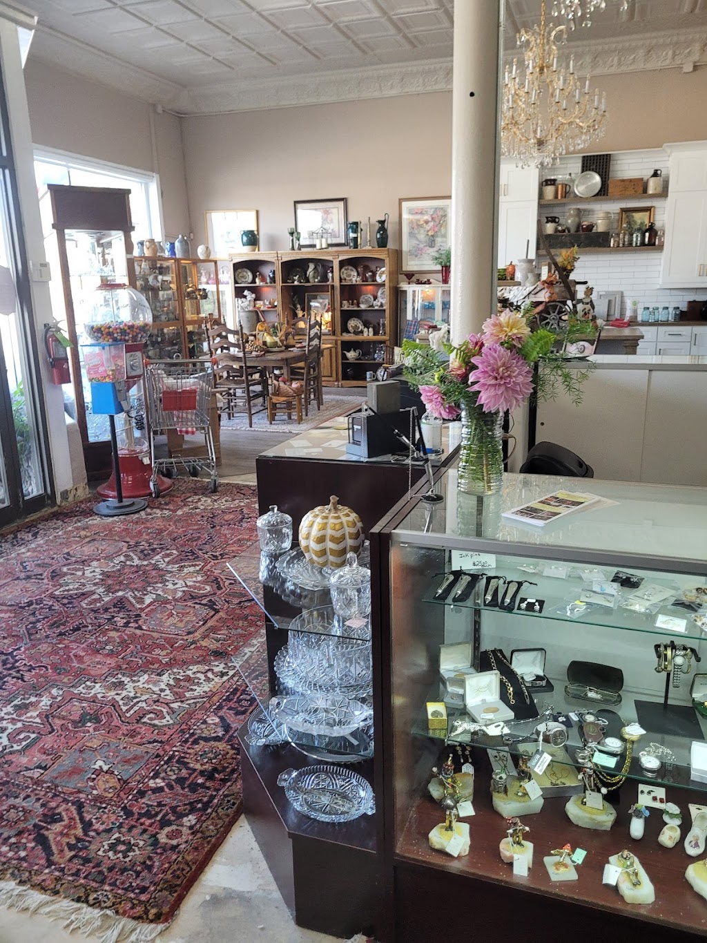 Magnolias On Main | 1521 Main St, Ramseur, NC 27316, USA | Phone: (336) 737-4170