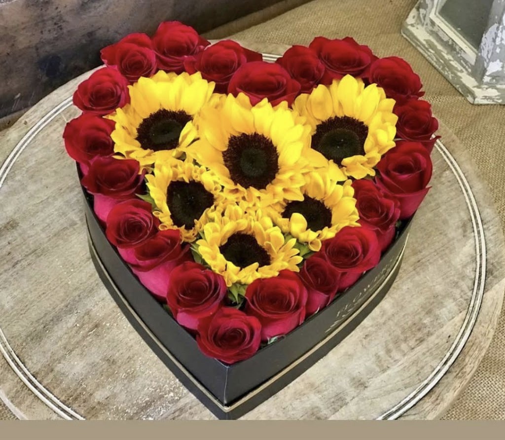 Melodys Flower Shop Llc | 5837 S Central Ave, Phoenix, AZ 85040, USA | Phone: (602) 323-3975