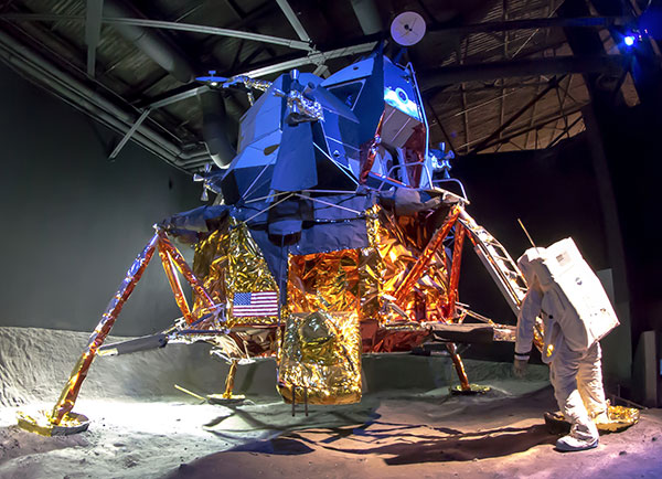 JetBlue Sky Theater Planetarium | Cradle of Aviation Museum, Charles Lindbergh Blvd, Garden City, NY 11530, USA | Phone: (516) 572-4111