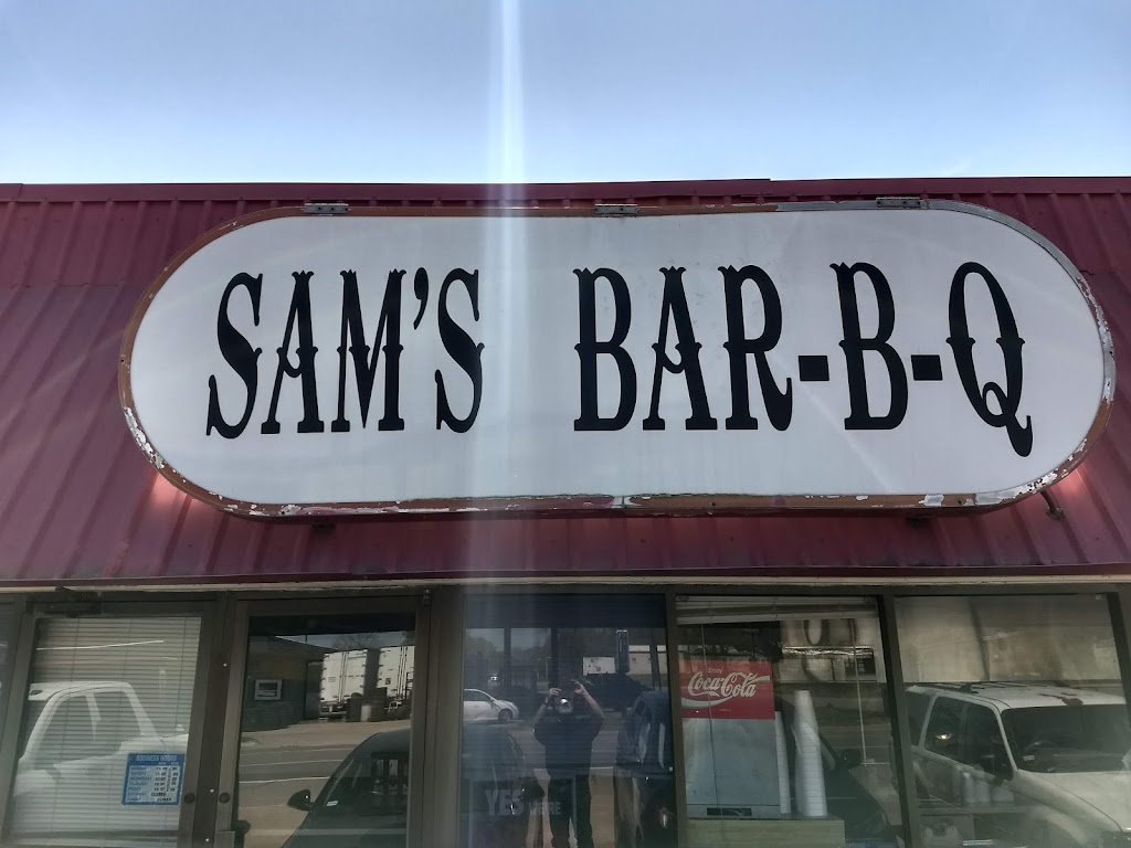 Sams Bar-B-Q | 800 E Sam Rayburn Dr, Bonham, TX 75418, USA | Phone: (903) 640-1407