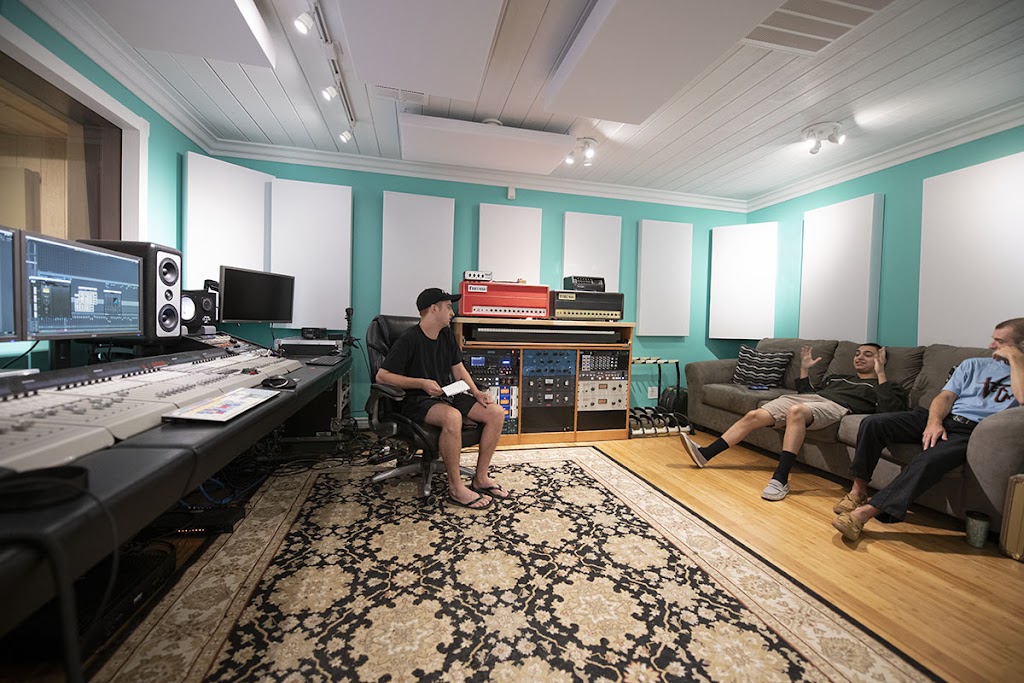 A Room Studios | 513 Union Pl, Brea, CA 92821, USA | Phone: (714) 356-9921