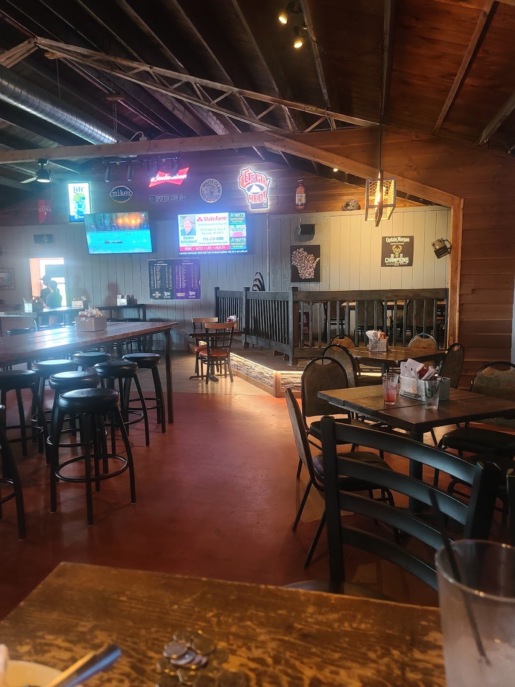 The 715 Steer and Beer | W6087 US-10, Ellsworth, WI 54011, USA | Phone: (715) 273-4847