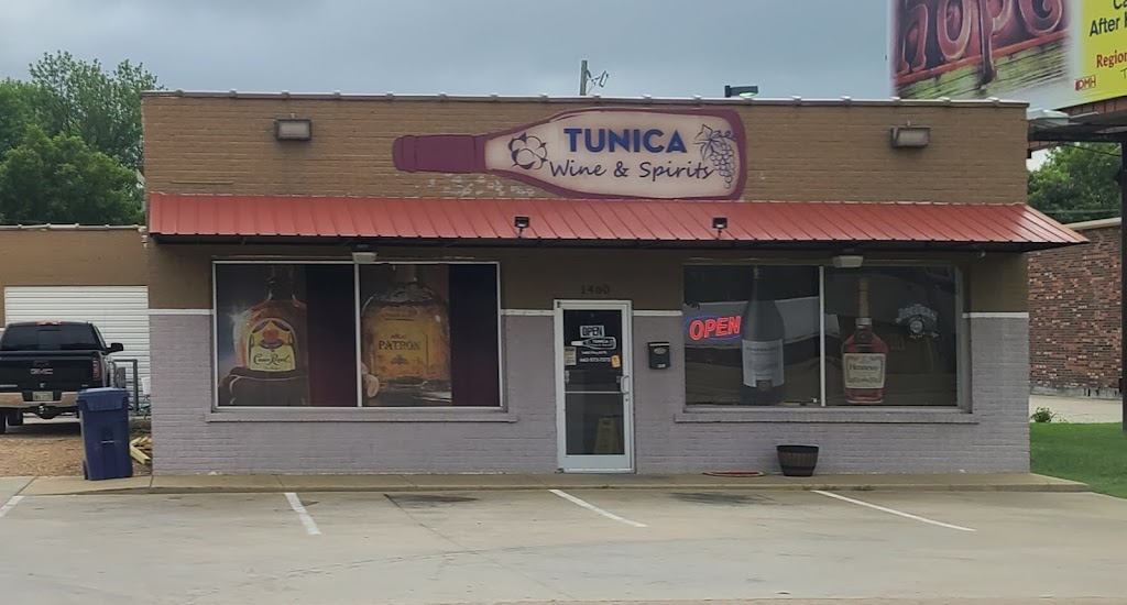 Tunica Wine & Spirits | 1460 US-61 N, Tunica, MS 38676, USA | Phone: (662) 572-7272