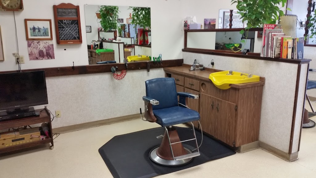 Barbers Plus at Cuts By The River | 6264 Lewis St, Parkville, MO 64152, USA | Phone: (816) 741-5555