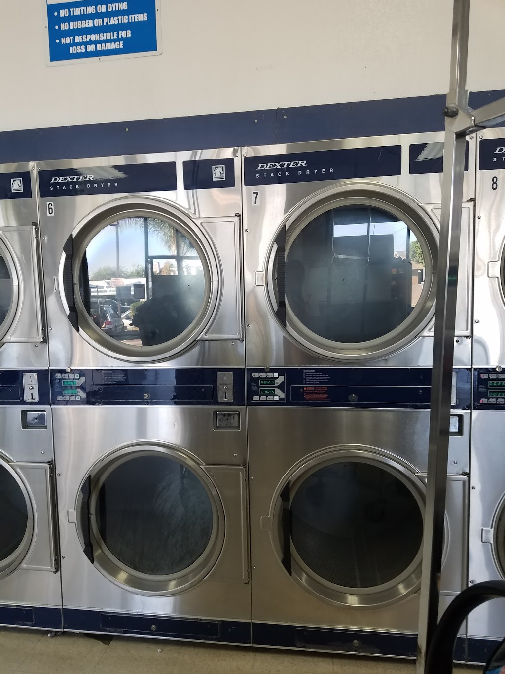 Youns Coin Laundry | 140 E Alondra Blvd, Compton, CA 90220, USA | Phone: (310) 632-2572