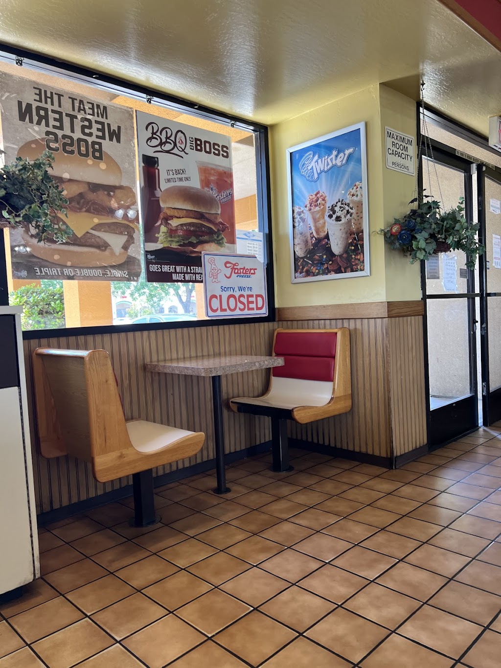 Fosters Freeze | 2151 Shaw Ave, Clovis, CA 93611, USA | Phone: (559) 297-3450