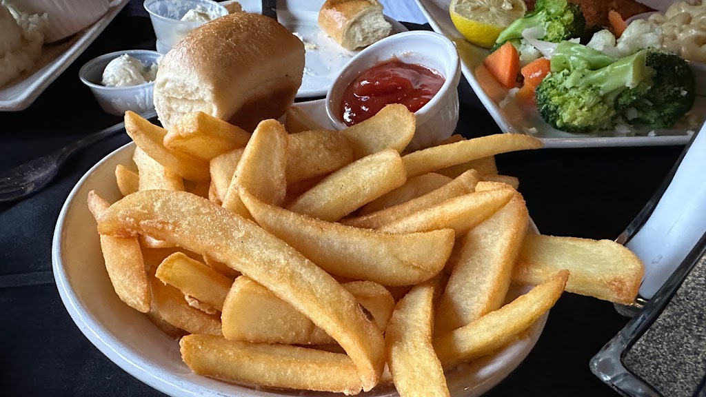 Mr. Vs Bar and Grill | 14320 Valley View Ave, La Mirada, CA 90638, USA | Phone: (562) 946-8600
