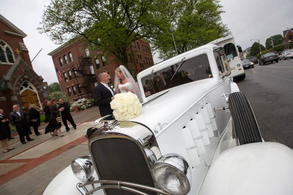 Lynettes Limousine Service | 21 High St, Merrimac, MA 01860, USA | Phone: (781) 938-0014