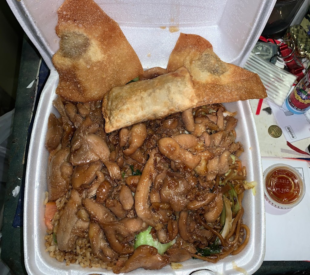 Vic’s Thai Food to go | 12527 Victory Blvd, North Hollywood, CA 91606, USA | Phone: (818) 763-2252