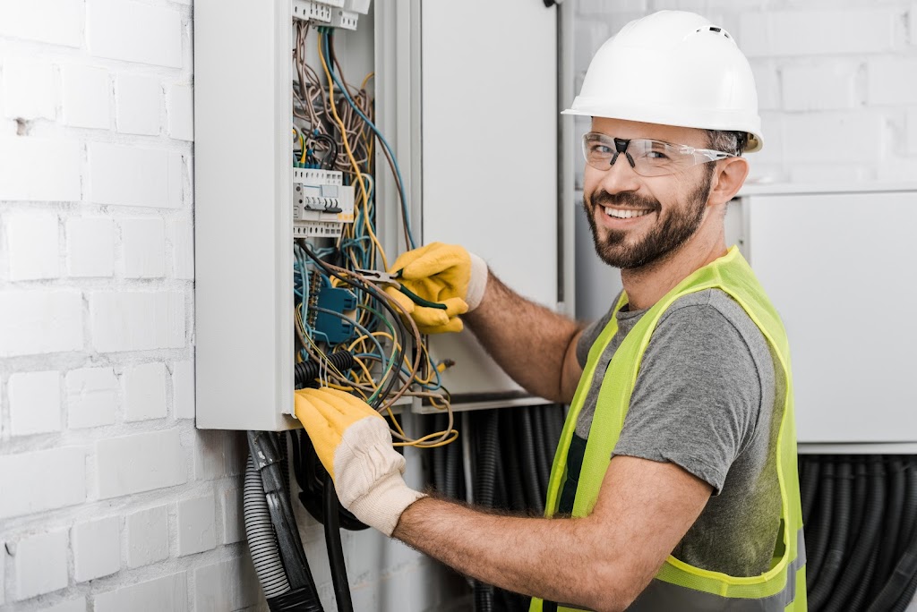 Secure Electrical Contractors Inc | 821 Pendale Rd, El Paso, TX 79907 | Phone: (915) 265-5876