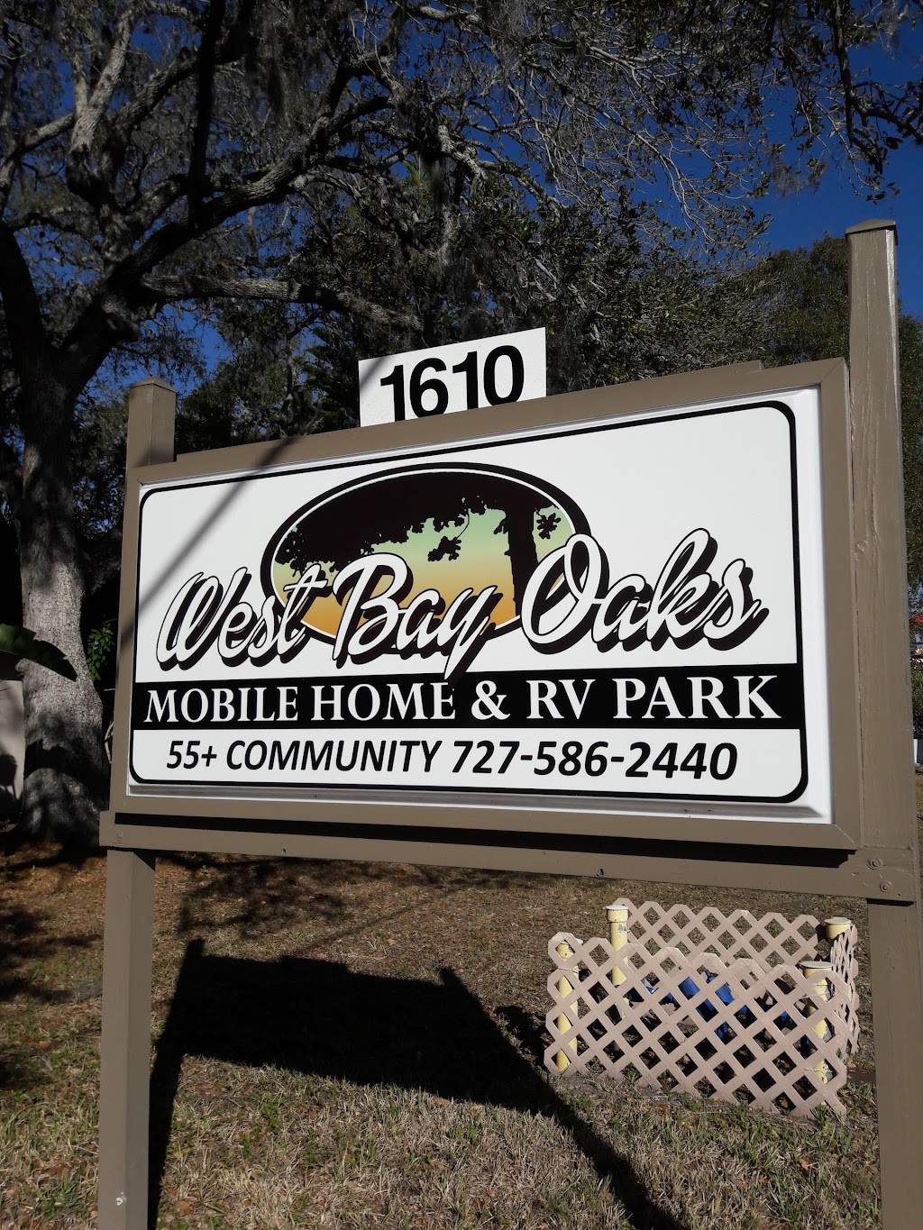 West Bay Oaks Mobile Home & RV Park | 1610 W Bay Dr, Largo, FL 33770, USA | Phone: (813) 755-4629