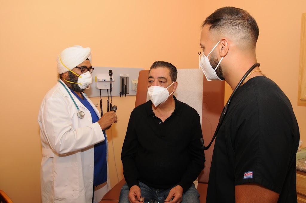 LI Walk-In Care | 808A Hicksville Rd, Massapequa, NY 11758, USA | Phone: (516) 597-4242