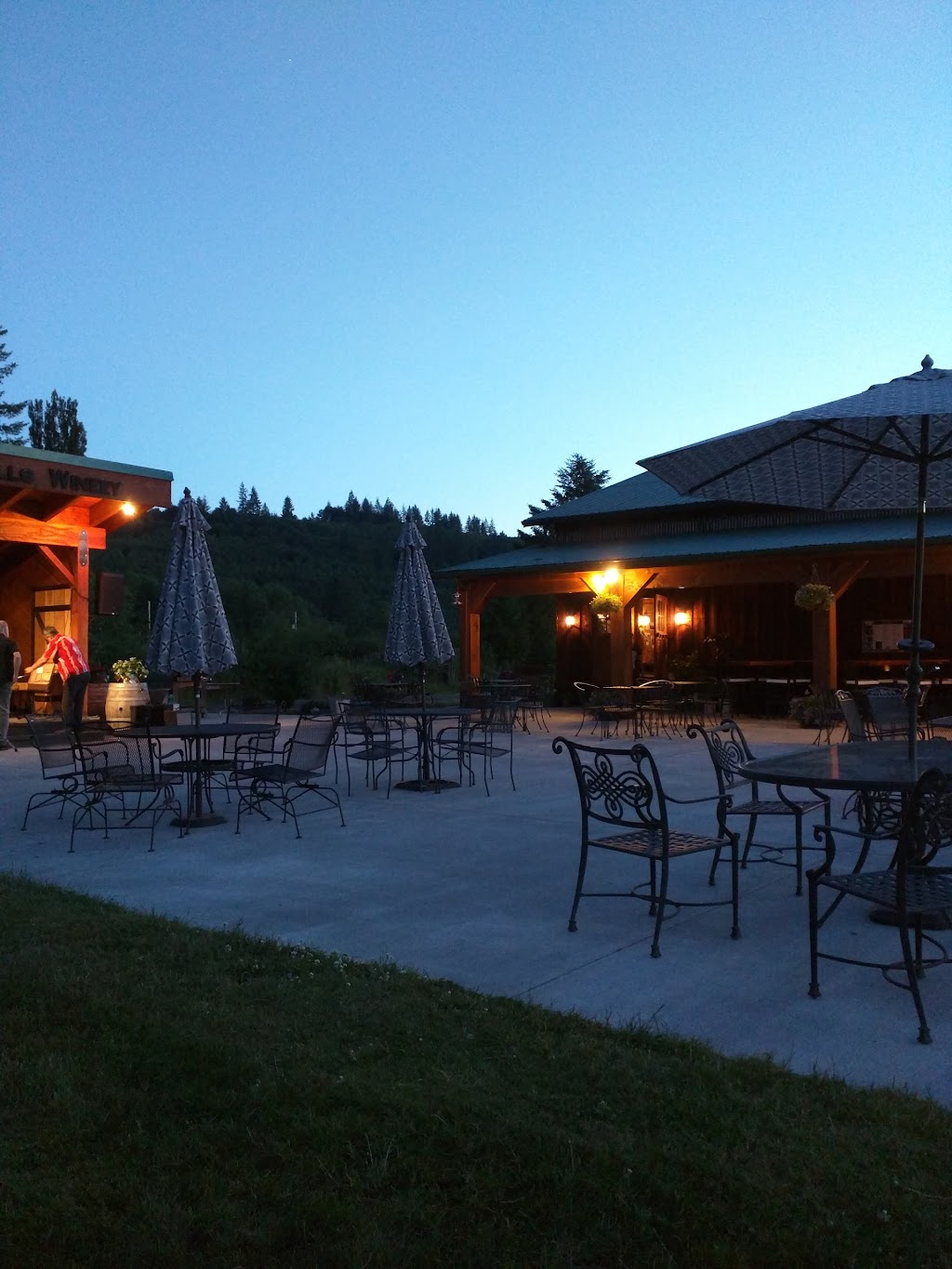 Moulton Falls Winery & Cider House | 31101 NE Railroad Ave, Yacolt, WA 98675, USA | Phone: (360) 686-4070