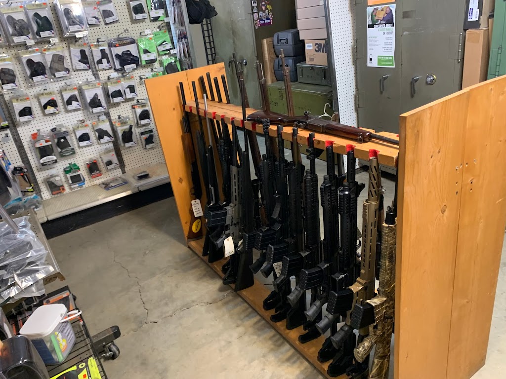 Guns Gear & Ammo | 13728 Martinsville Hwy, Cascade, VA 24069, USA | Phone: (434) 709-4501