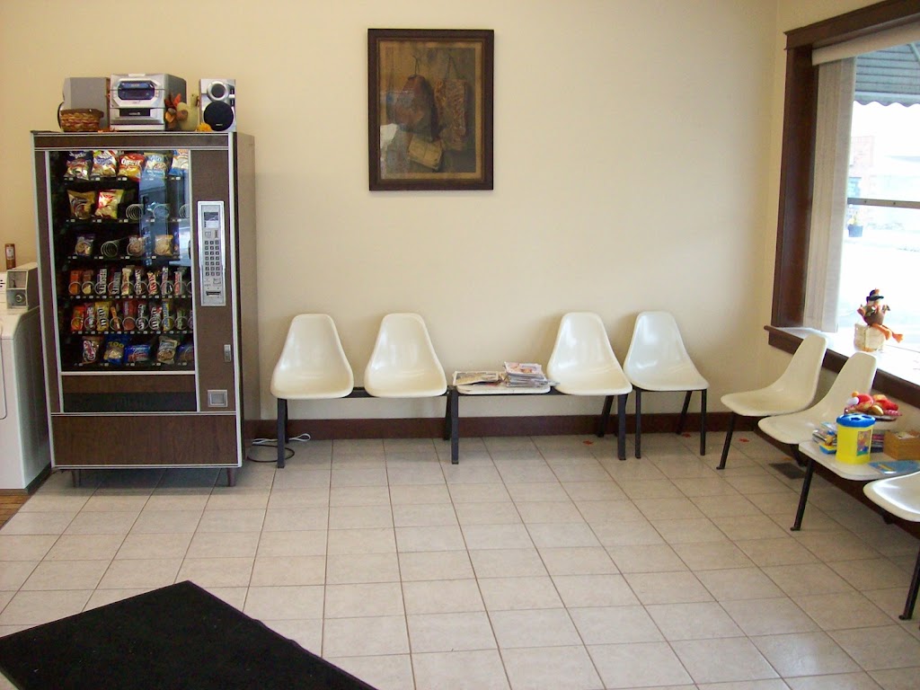 Creston Laundromat | 105 S Main St, Creston, OH 44217, USA | Phone: (330) 903-0885