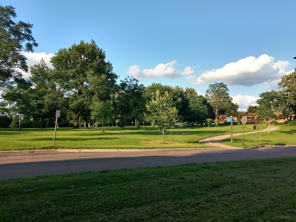 Lake Nokomis Park | 4955 W Lake Nokomis Pkwy, Minneapolis, MN 55417, USA | Phone: (612) 370-4923