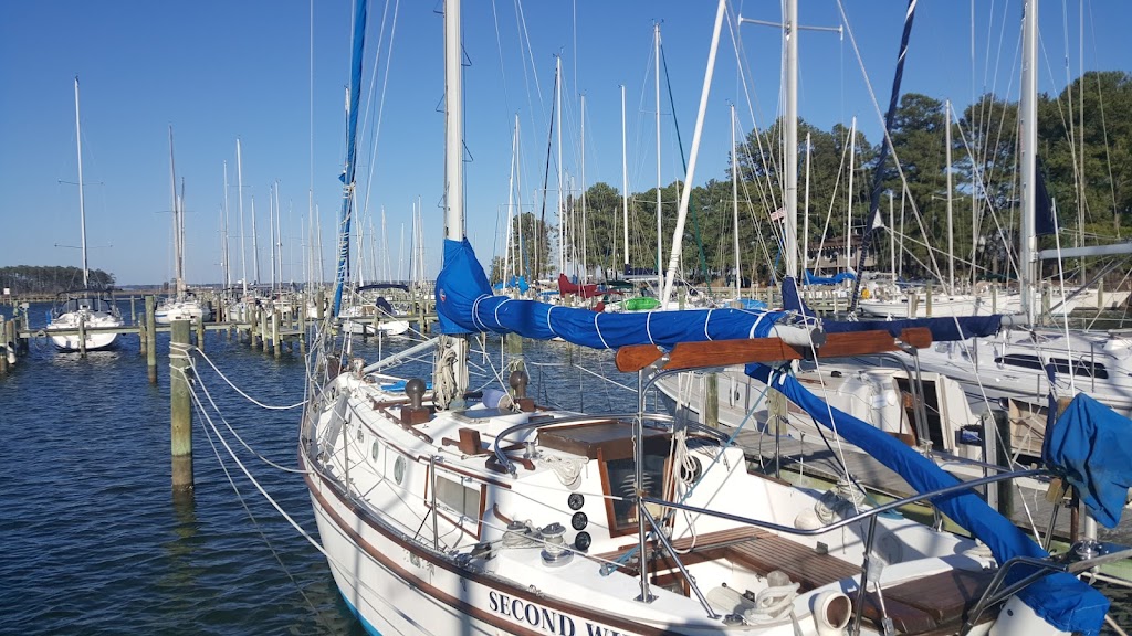 Regent Point Marina & Boatyard | 317 Regent Point Dr, Topping, VA 23169, USA | Phone: (804) 758-4457