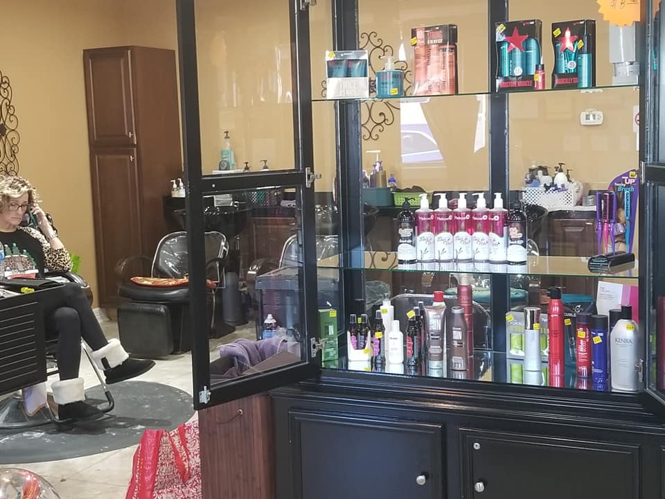 Cecys HairCare Salon | 3615 Greenway Dr, Baytown, TX 77521, USA | Phone: (281) 628-7105