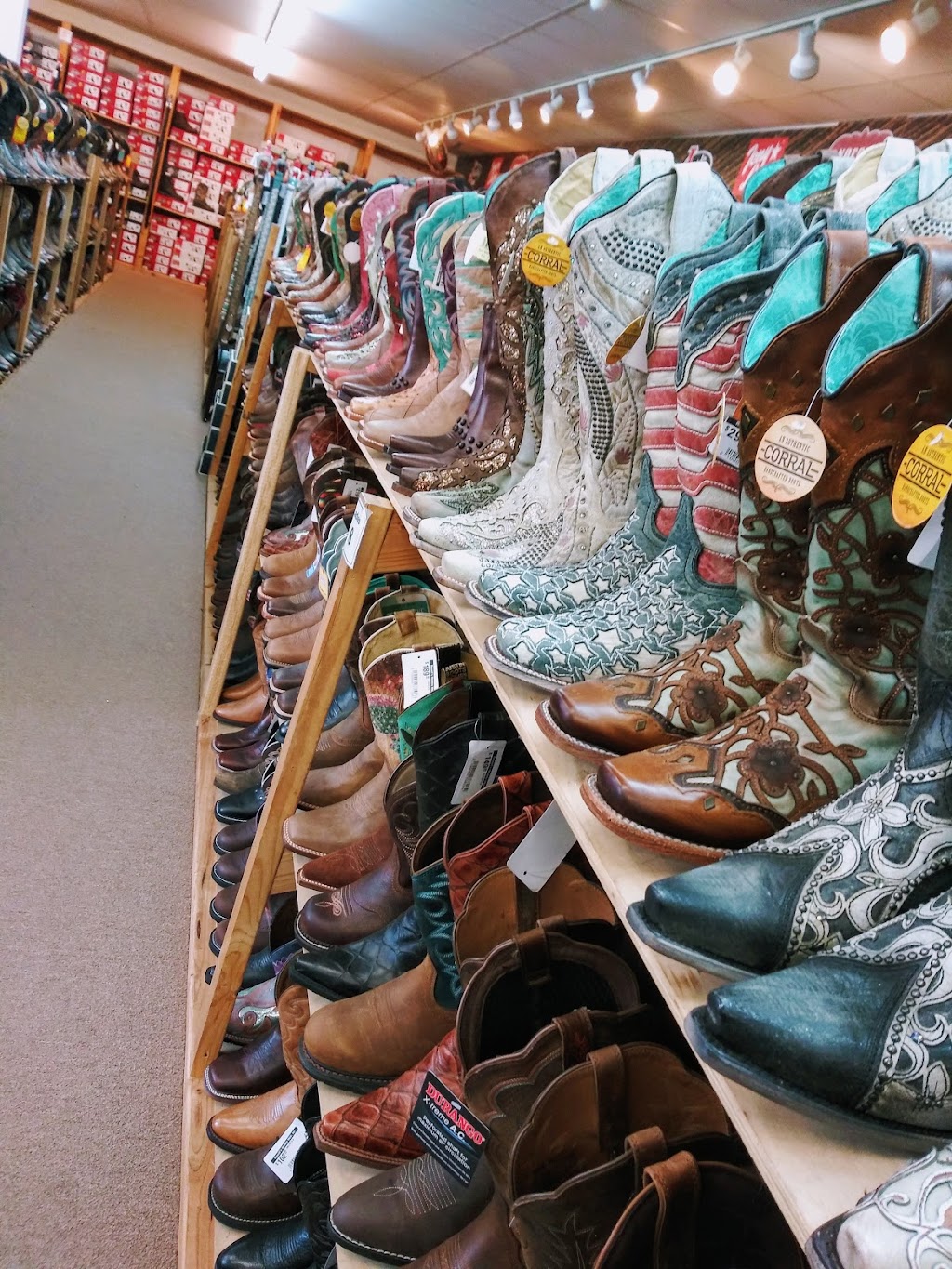 Russells Western Wear | 3709 E State Rd 60, Dover, FL 33527, USA | Phone: (813) 409-2069