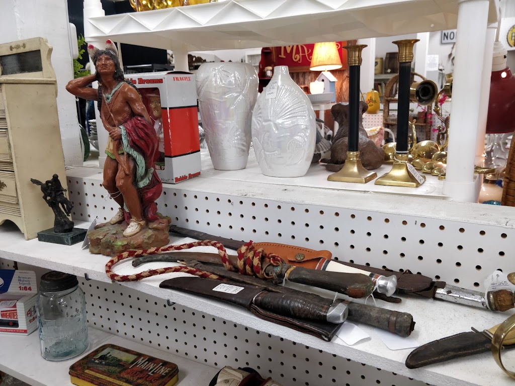 The Blue Crow Antique Mall | 32124 Lankford Hwy, Painter, VA 23420, USA | Phone: (757) 442-4150