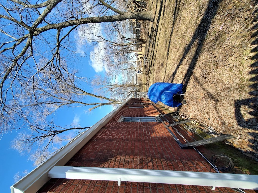 ER Roofing And Cleaning LLC | 3126 Summerfield Dr, Indianapolis, IN 46214, USA | Phone: (317) 217-8269