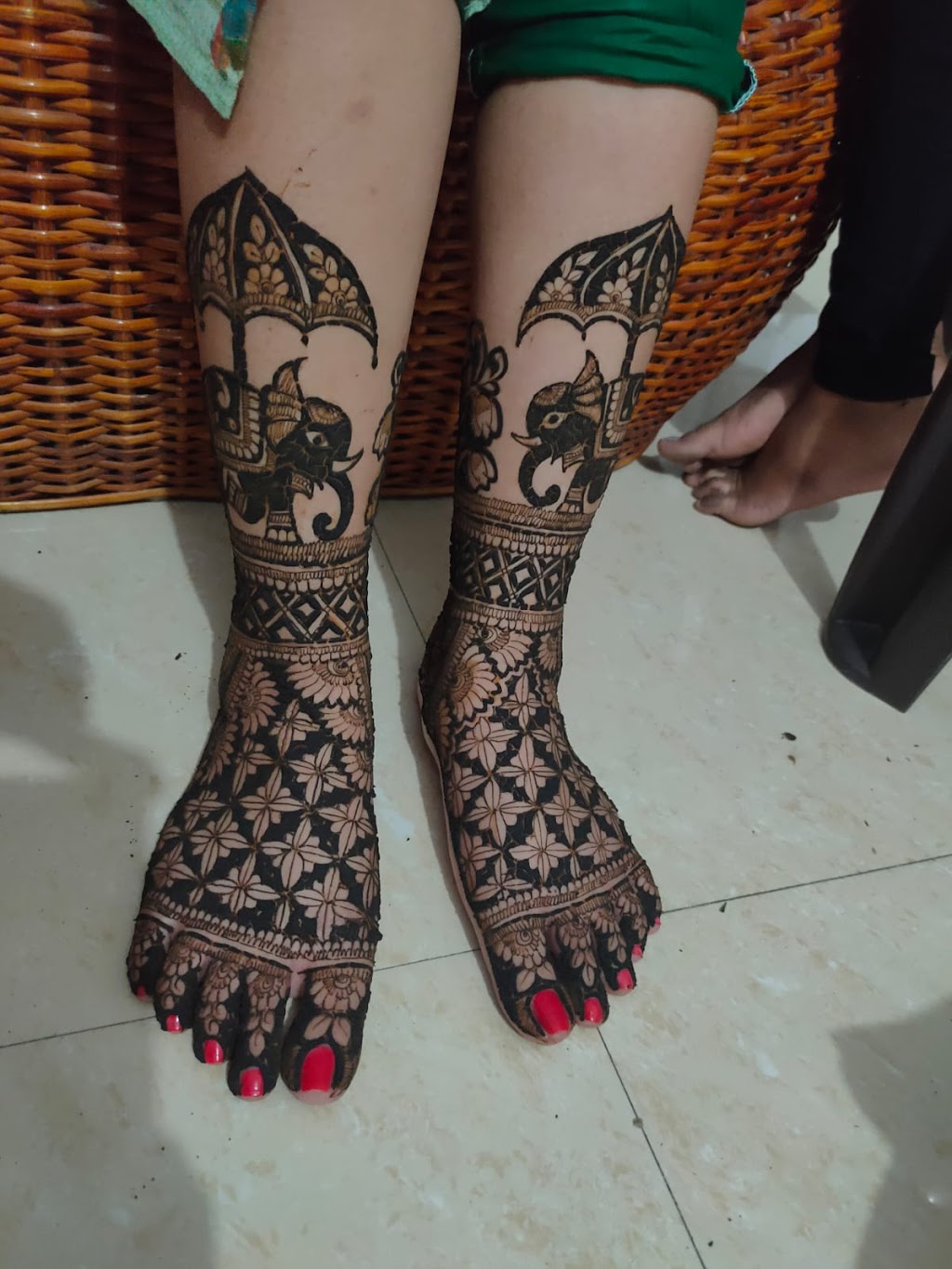Shagun Mehndi Artist Lucknow | RW72+6M3, Kanpur - Lucknow Rd, Chander Nagar Market, Chander Nagar, Alambagh, Lucknow, Uttar Pradesh 226005, India | Phone: 088969 69974