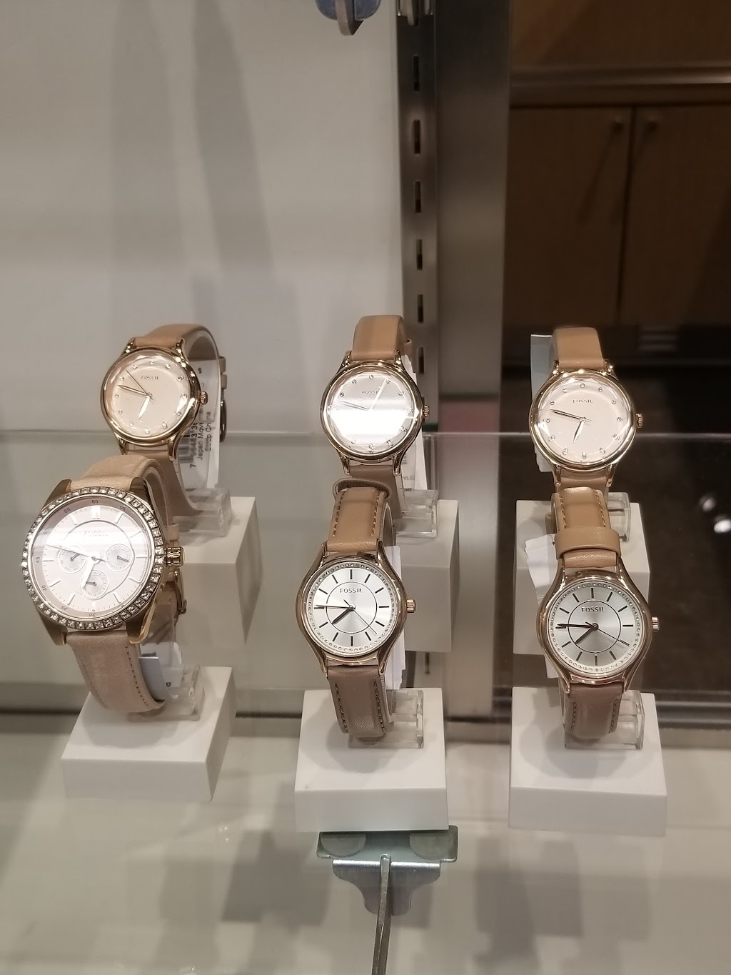 Fossil Outlet Store | 2950 W Interstate 20, Grand Prairie, TX 75052, USA | Phone: (972) 602-7515