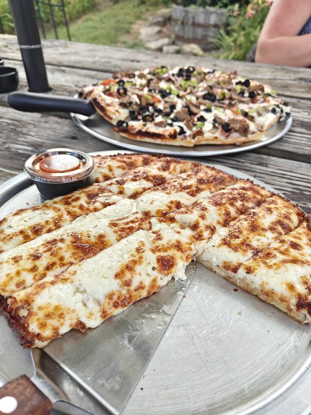 Pig Out Pizza | 8596 US-27, Butler, KY 41006, USA | Phone: (859) 472-7447