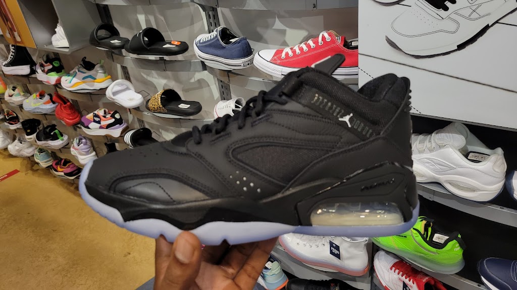 Champs Sports | 6600 CA-27, Canoga Park, CA 91303, USA | Phone: (818) 884-0656