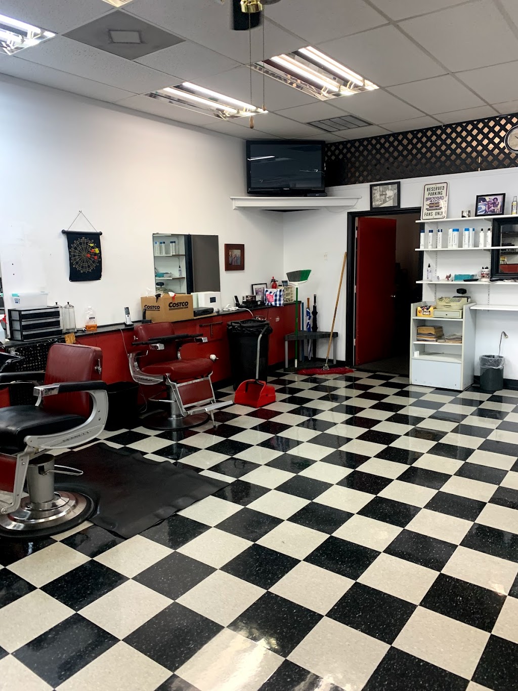 Colony Barber & Style Shop | 118 E Millbrook Rd, Raleigh, NC 27609, USA | Phone: (919) 846-2554