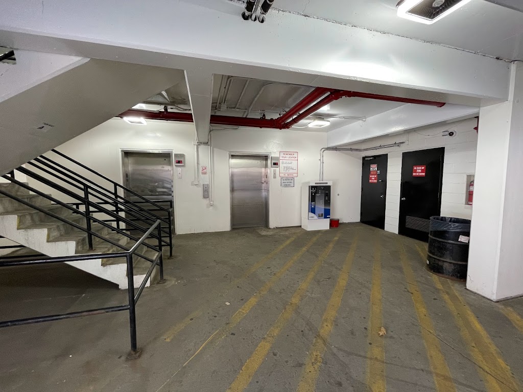 Court Square Municipal Parking Garage | 45-40 Ct Square W, Queens, NY 11101, USA | Phone: (718) 786-6621