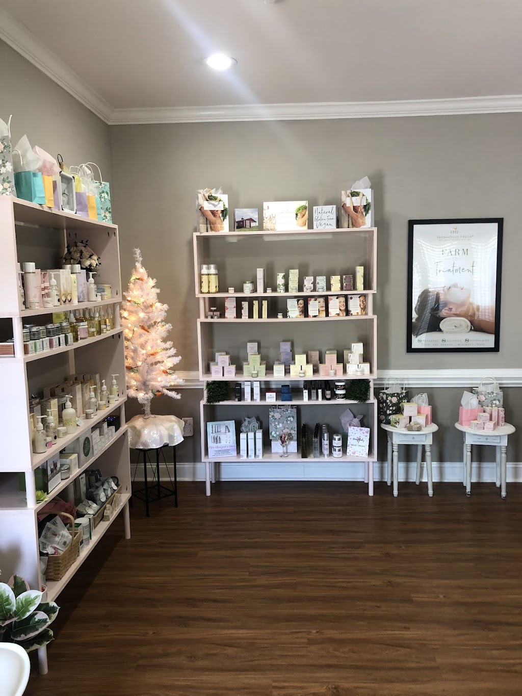 Pb Beauty Bar | 570 Williamson Rd B, Mooresville, NC 28117, USA | Phone: (704) 664-9759