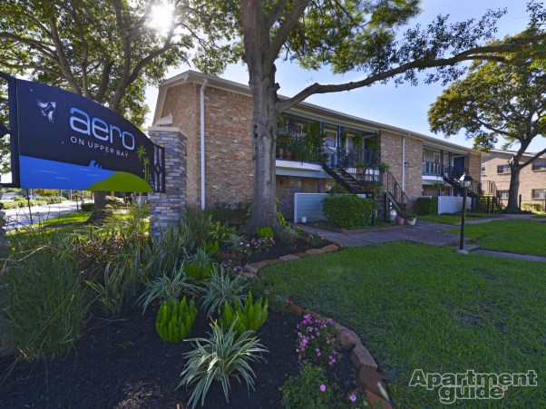Aero On Upper Bay Apartments | 18290 Upper Bay Rd, Houston, TX 77058, USA | Phone: (281) 333-4792